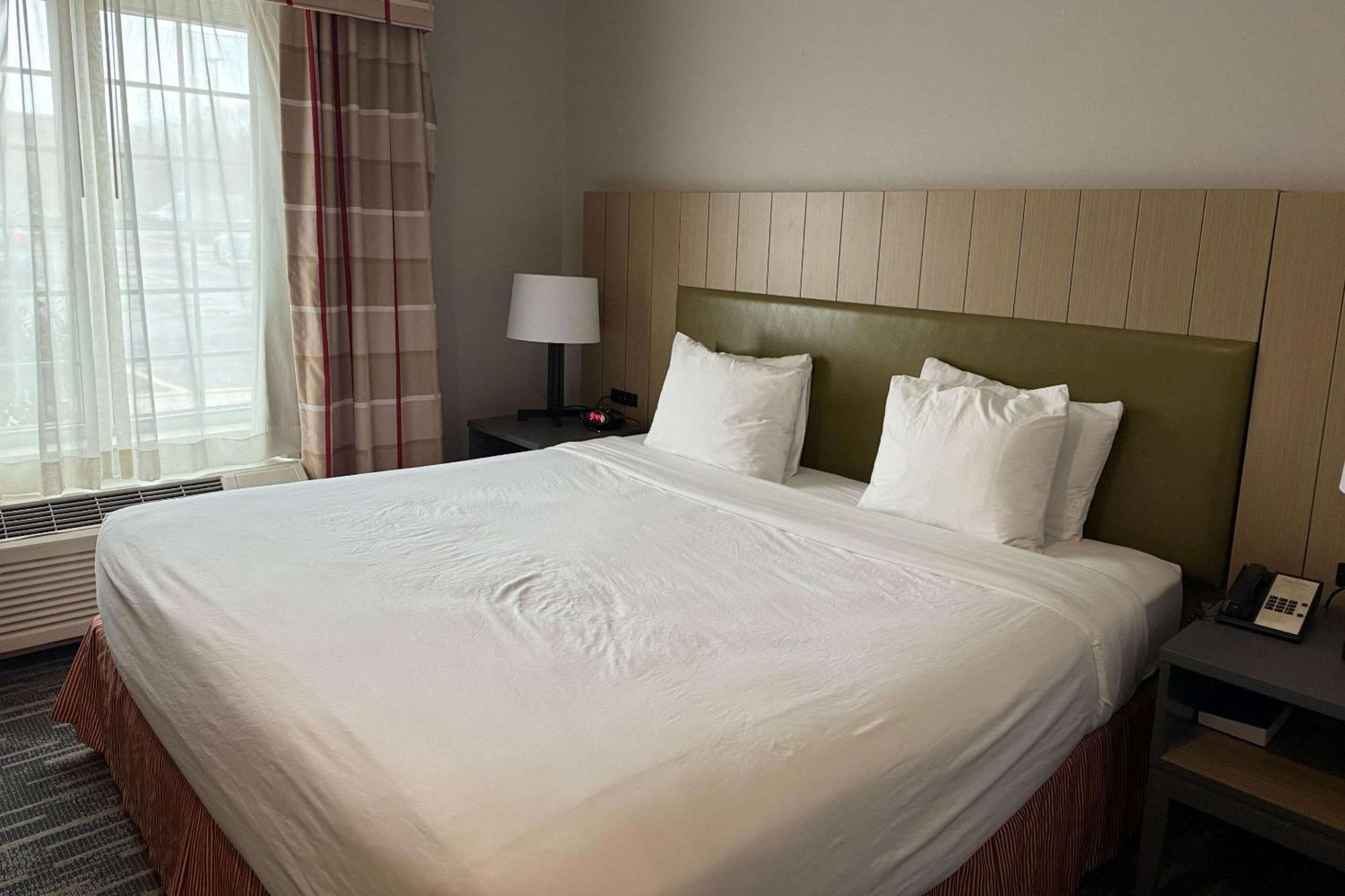 Country & By Radisson, Elgin, Il Hotel 3*